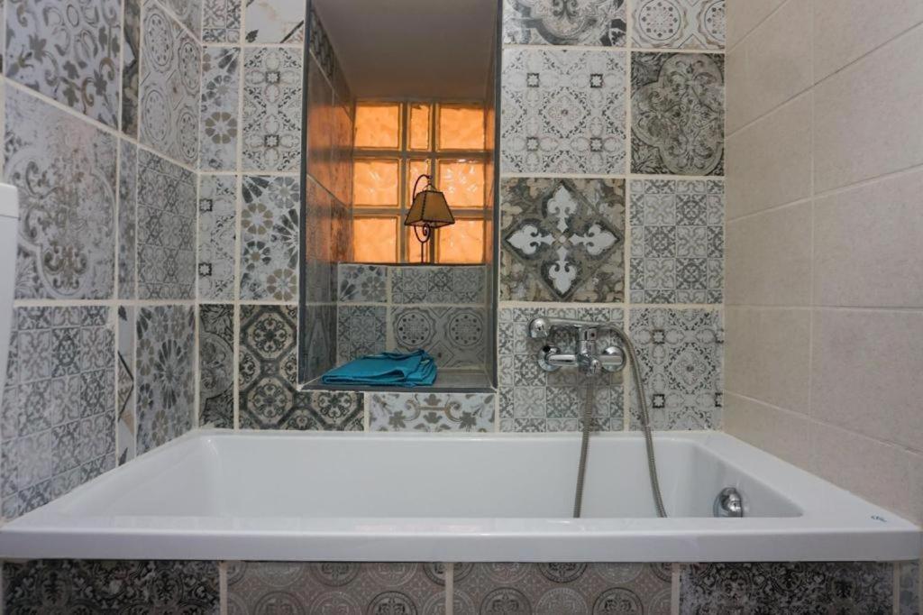 Blue Courtyard Not Valid Apartment Bari Luaran gambar