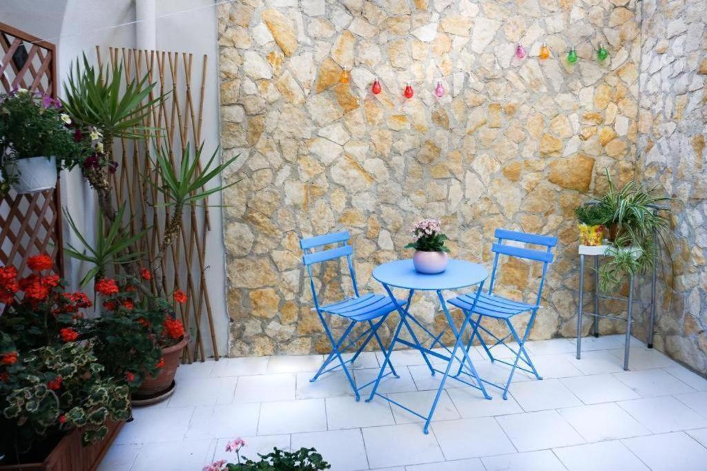 Blue Courtyard Not Valid Apartment Bari Luaran gambar